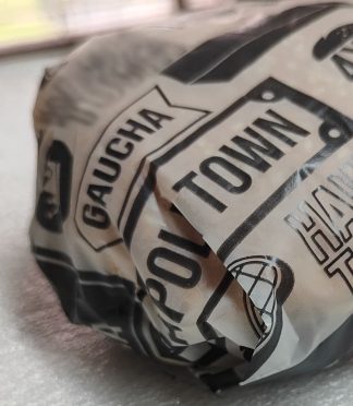 Lámina y bolsa antigrasa para alimentos. Biodegradable y apta para contacto con alimentos